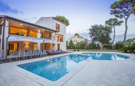 Villa – Antibes, Côte d'Azur, Frankreich. 2 500 000 €