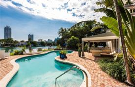 Villa – Pine Tree Drive, Miami Beach, Florida,  Vereinigte Staaten. $6 190 000