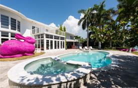 Villa – Pine Tree Drive, Miami Beach, Florida,  Vereinigte Staaten. $7 850 000